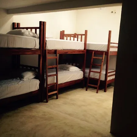 Hostel Buhos